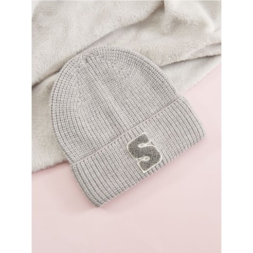 Sinsay - Czapka beanie z naszywką - szary ze sklepu Sinsay w kategorii Czapki zimowe damskie - zdjęcie 186004176