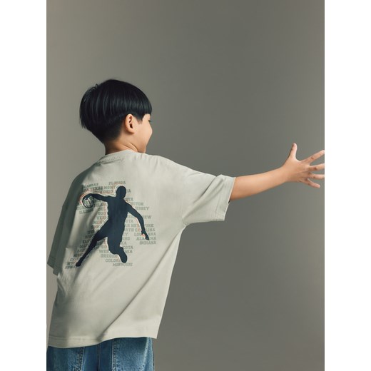 Reserved - Bawełniany t-shirt z nadrukiem - jasnoturkusowy ze sklepu Reserved w kategorii T-shirty chłopięce - zdjęcie 186005236