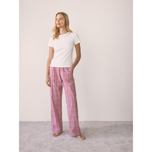Reserved - Dwuczęściowa piżama z haftem - czerwony ze sklepu Reserved w kategorii Piżamy damskie - zdjęcie 186005998
