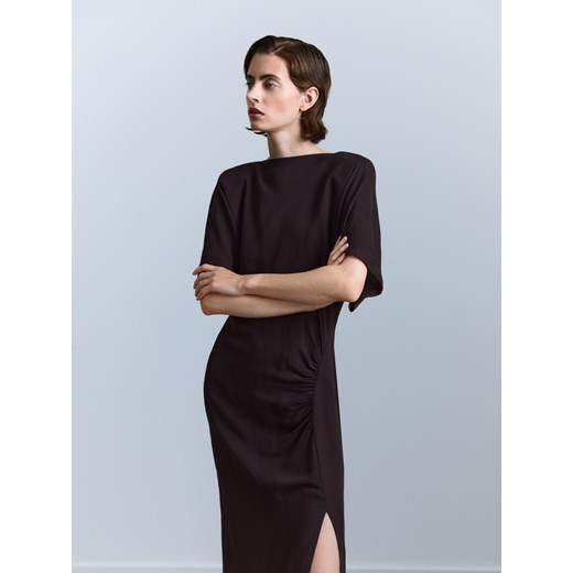 Reserved - Sukienka z wiskozą - brązowy ze sklepu Reserved w kategorii Sukienki - zdjęcie 186006496