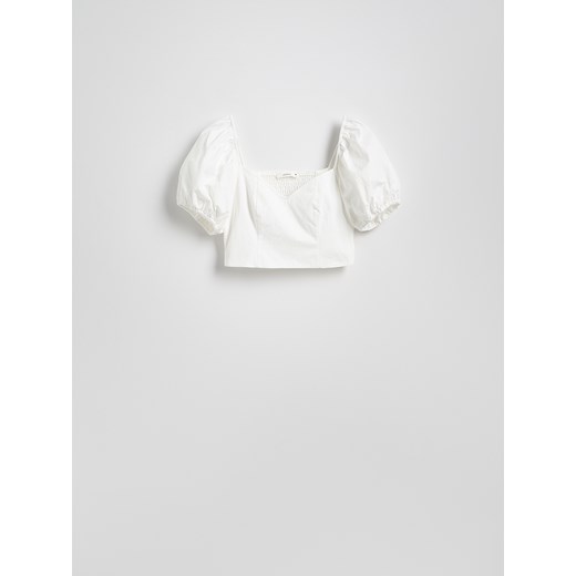 Reserved - Krótka bluzka z bufiastymi rękawami - biały ze sklepu Reserved w kategorii Bluzki damskie - zdjęcie 186007969