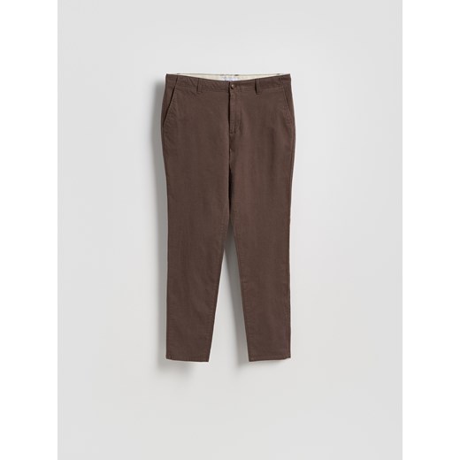 Reserved - Spodnie chino slim fit - ciemnobrązowy ze sklepu Reserved w kategorii Spodnie męskie - zdjęcie 186008935