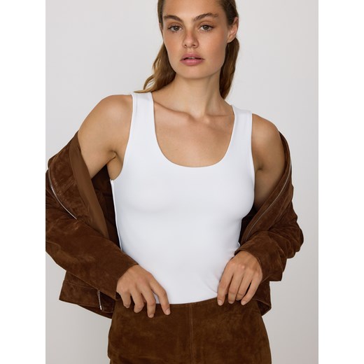 Reserved - Gładki top - biały ze sklepu Reserved w kategorii Bluzki damskie - zdjęcie 186009075