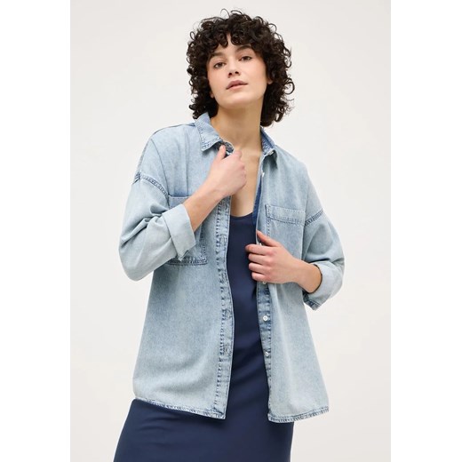 Damska Koszula Jeansowa Mustang Style Tacoma Shirt Denim Blue 1015250 5000 101 ze sklepu YouNeedit.pl w kategorii Koszule damskie - zdjęcie 186014756