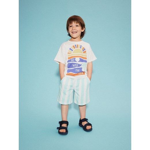 Reserved - Bawełniane szorty w paski - złamana biel ze sklepu Reserved w kategorii Spodenki chłopięce - zdjęcie 186025176