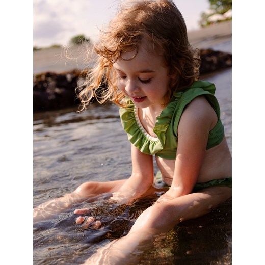 Reserved - Dwuczęściowy strój kąpielowy z haftem - oliwkowy Reserved 122/128 (6-8 lat) okazyjna cena Reserved