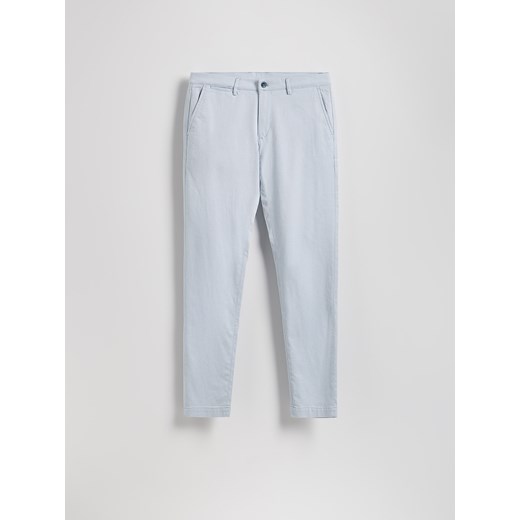 Reserved - Bawełniane spodnie chino slim - jasnoniebieski ze sklepu Reserved w kategorii Spodnie męskie - zdjęcie 186026597