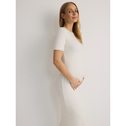 Reserved - Prążkowana sukienka z wiskozy - złamana biel ze sklepu Reserved w kategorii Sukienki - zdjęcie 186026699