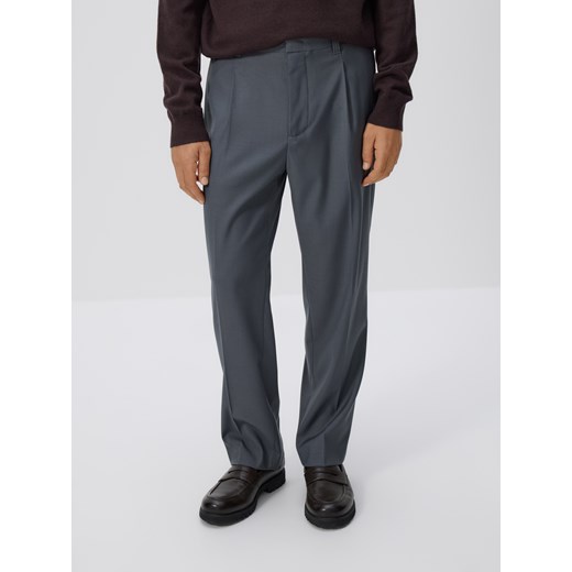 Reserved - Spodnie regular z kantem - niebieski ze sklepu Reserved w kategorii Spodnie męskie - zdjęcie 186027037