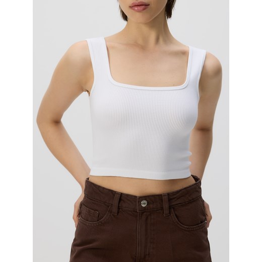 Reserved - Krótki top na ramiączkach - biały ze sklepu Reserved w kategorii Bluzki damskie - zdjęcie 186027068