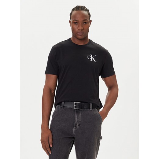 Calvin Klein Jeans T-Shirt 30s Chest Logo LV04RD865G Czarny Regular Fit ze sklepu MODIVO w kategorii T-shirty męskie - zdjęcie 186028488