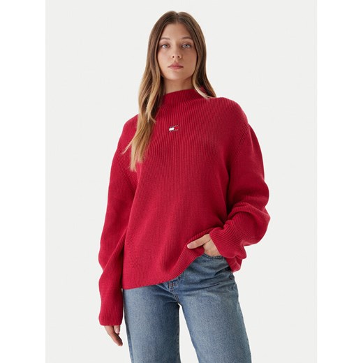 Tommy Jeans Sweter Badge DW0DW21676 Różowy Relaxed Fit ze sklepu MODIVO w kategorii Swetry damskie - zdjęcie 186030706