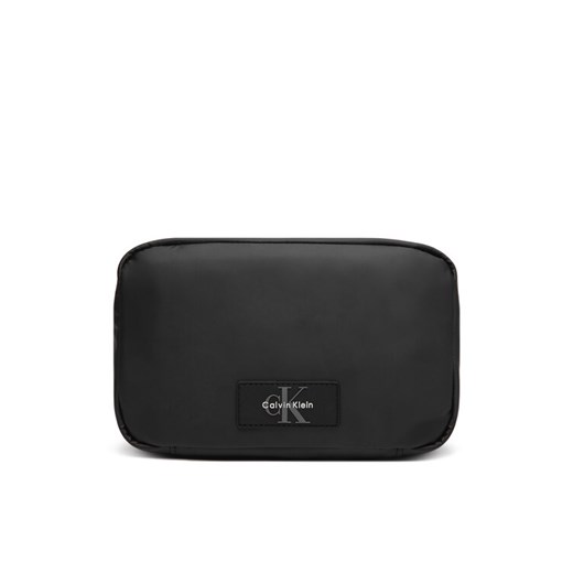 Calvin Klein Kosmetyczka Utility Dopp Kit W/ Hanger LV04D1135G Czarny - id: 8719849943851 - marki Calvin Klein - 186031108 Calvin Klein Kosmetyczka Utility Dopp Kit W/ Hanger LV04D1135G Czarny ze sklepu MODIVO w kategorii Kosmetyczki - zdjęcie 186031108