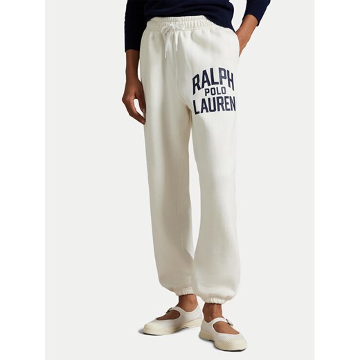 Polo Ralph Lauren Spodnie dresowe 211971758002 Biały Tapered Fit ze sklepu MODIVO w kategorii Spodnie damskie - zdjęcie 186032786