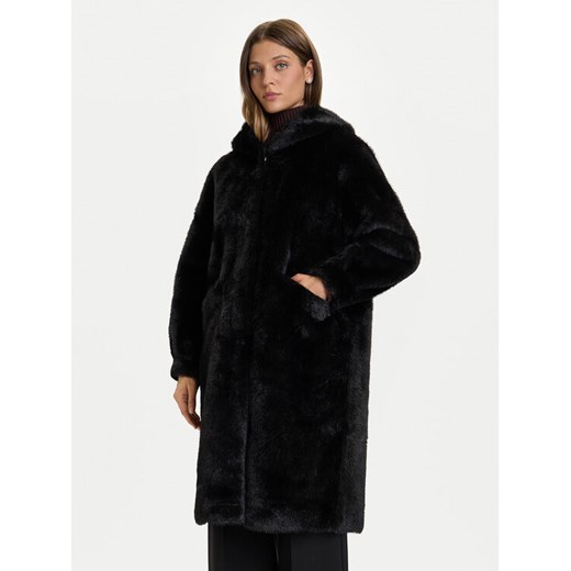 Rinascimento Futro CFC0122225003 Czarny Regular Fit ze sklepu MODIVO w kategorii Futra damskie - zdjęcie 186033016