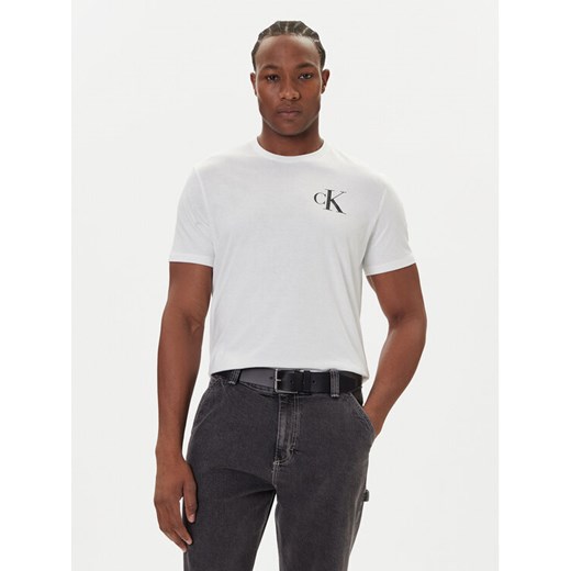 Calvin Klein Jeans T-Shirt 30s Chest Logo LV04RD865G Biały Regular Fit ze sklepu MODIVO w kategorii T-shirty męskie - zdjęcie 186033325