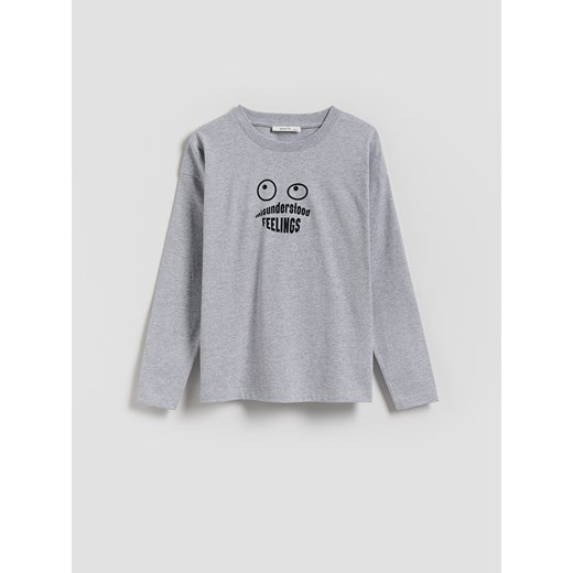 Reserved - Longsleeve z nadrukiem - jasnoszary - id: 039FI-09M - marki Reserved - 186068327 Reserved - Longsleeve z nadrukiem - jasnoszary ze sklepu Reserved w kategorii T-shirty chłopięce - zdjęcie 186068327