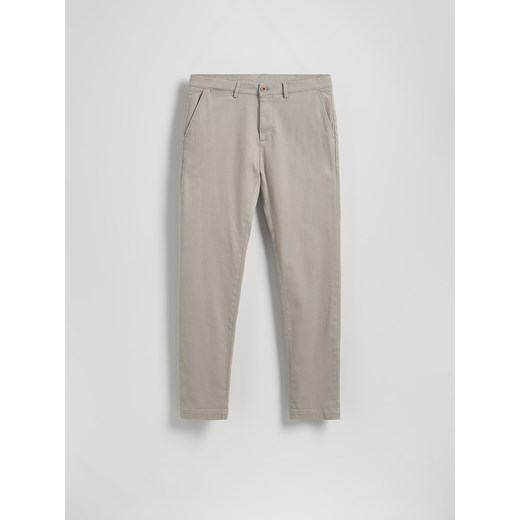 Reserved - Bawełniane spodnie chino slim - brązowy ze sklepu Reserved w kategorii Spodnie męskie - zdjęcie 186070765