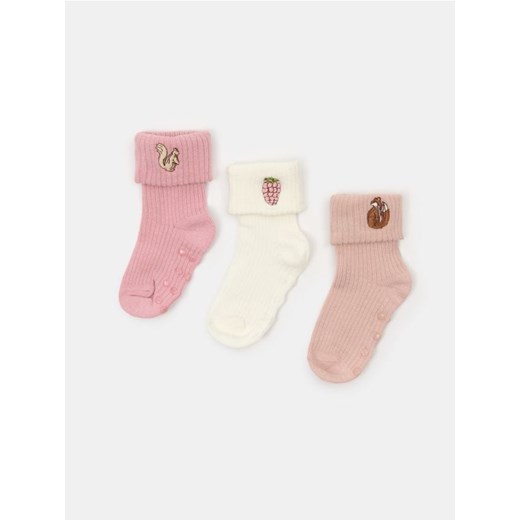 Sinsay - Prążkowane skarpetki antypoślizgowe z haftem 3 pack - wielobarwny ze sklepu Sinsay w kategorii Skarpetki dziecięce - zdjęcie 186081865