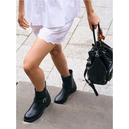 Sinsay - Botki za kostkę z imitacji skóry - czarny ze sklepu Sinsay w kategorii Botki - zdjęcie 186082055