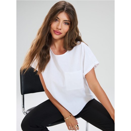 Sinsay - Wiskozowa bluzka z ozdobną kieszonką - biały ze sklepu Sinsay w kategorii Bluzki damskie - zdjęcie 186082297