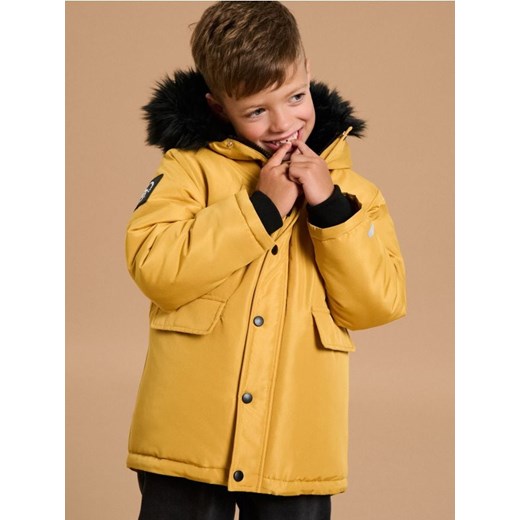 Sinsay - Kurtka z kapturem obszytym sztucznym futrem - żółty ze sklepu Sinsay w kategorii Kurtki chłopięce - zdjęcie 186082766