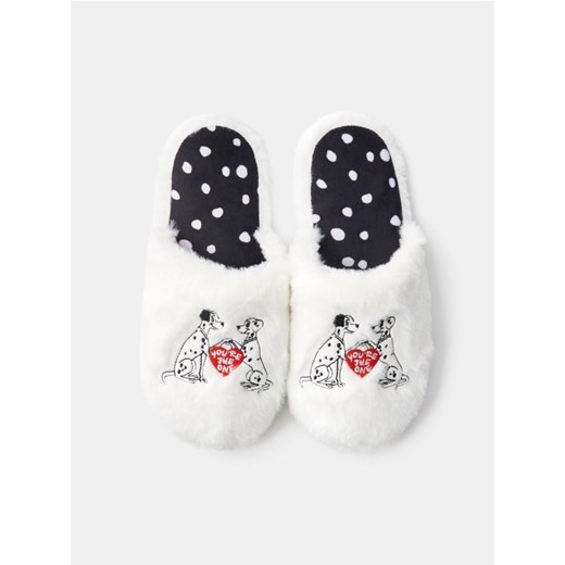 Sinsay - Kapcie z futerkiem 101 Dalmatians - biały ze sklepu Sinsay w kategorii Kapcie damskie - zdjęcie 186083887