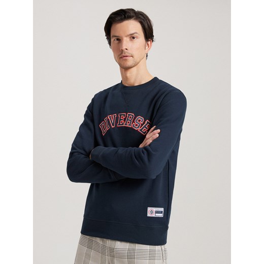 Bluza męska CHESTCREW 1576B - granatowa ze sklepu Edoti w kategorii Bluzy męskie - zdjęcie 186085359