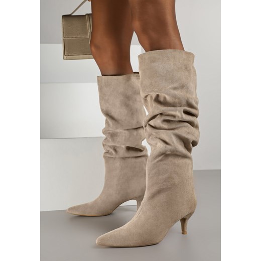 Ciemnobeżowe Marszczone Kozaki na Obcasie Typu Kaczuszka Alevitte ze sklepu born2be.pl w kategorii Kozaki damskie - zdjęcie 186085669