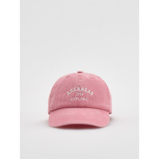 Reserved - Czapka z daszkiem z haftem - brudny róż ze sklepu Reserved w kategorii Czapki dziecięce - zdjęcie 186087888