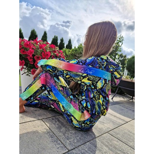 welurowy dziecięcy dres besties multicolor bluza kangurka + spodnie z tęczowym lampasem la perla kids - multi snake ze sklepu STYLOWO w kategorii Komplety dziewczęce - zdjęcie 186091318