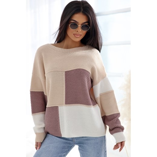 kolorowy sweter zena w kwadraty polski produkt j&k - beżowy ze sklepu STYLOWO w kategorii Swetry damskie - zdjęcie 186091498