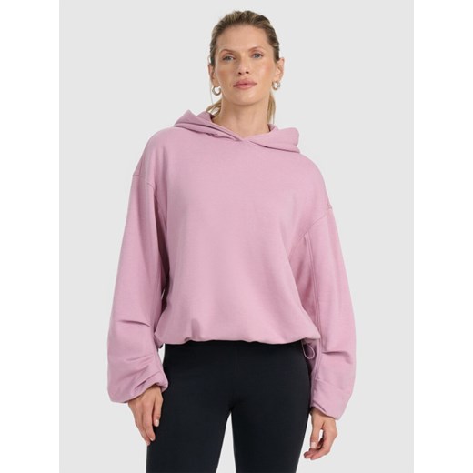 Damska bluza nierozpinana z kapturem 4F 4FRAW25TSWSF2462 - różowa ze sklepu Sportstylestory.com w kategorii Bluzy damskie - zdjęcie 186095829