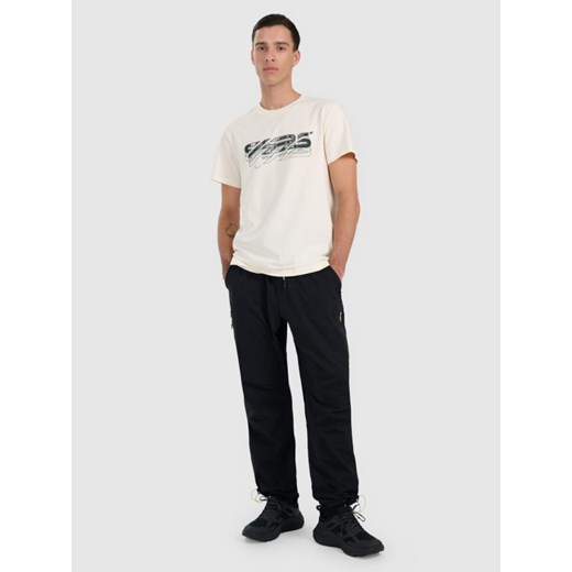 Męskie spodnie casual 4F 4FRAW25TTROM1609 - czarne ze sklepu Sportstylestory.com w kategorii Spodnie męskie - zdjęcie 186096036