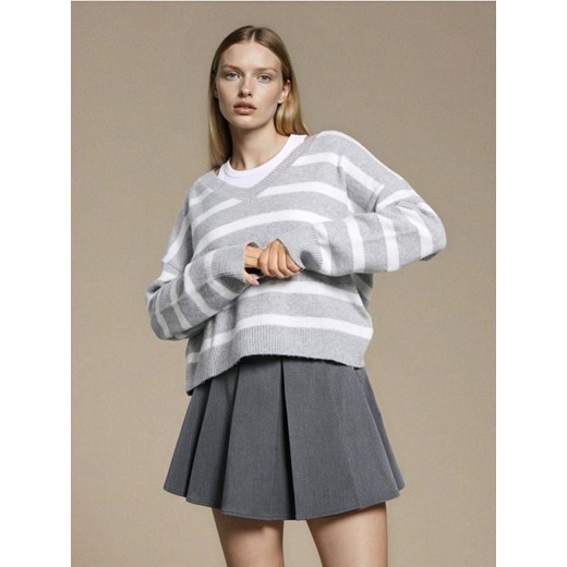 Sinsay - Sweter w paski z dekoltem V - biały Sinsay XL Sinsay