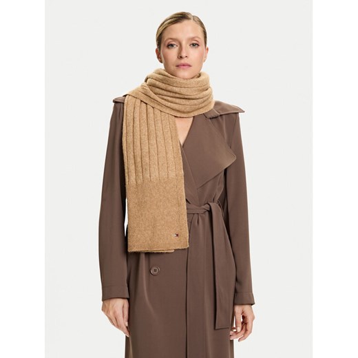 Szalik Tommy Hilfiger Flag Fluffy AW0AW17787 Beżowy ze sklepu eobuwie.pl w kategorii Szaliki i chusty damskie - zdjęcie 186101626