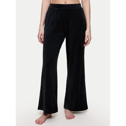 Triumph Spodnie piżamowe Sensual Velour 10225077 Czarny Wide Leg ze sklepu MODIVO w kategorii Piżamy damskie - zdjęcie 186125178