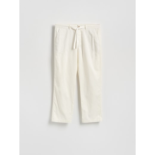 Reserved - Spodnie straight z lnem - złamana biel ze sklepu Reserved w kategorii Spodnie męskie - zdjęcie 186127039