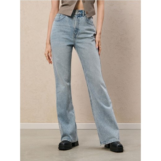 Sinsay - Jeansy flare mid waist - niebieski ze sklepu Sinsay w kategorii Jeansy damskie - zdjęcie 186130335