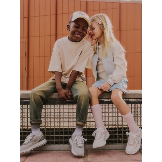 Reserved - Kurtka bomberka z haftem - jasnoturkusowy ze sklepu Reserved w kategorii Kurtki dziewczęce - zdjęcie 186132086