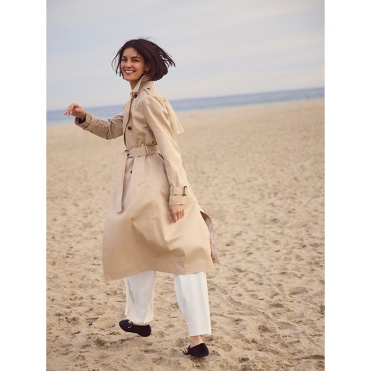 Reserved - Bawełniany trencz z paskiem - beżowy Reserved M okazyjna cena Reserved