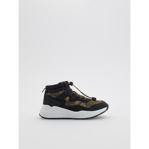 Reserved - Buty sportowe moro - wielobarwny ze sklepu Reserved w kategorii Buty zimowe dziecięce - zdjęcie 186134805
