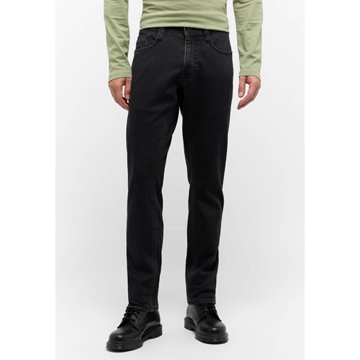 Męskie Spodnie Jeansowe Mustang Style Oregon Slim K Denim Black 1015546 4000 940 ze sklepu YouNeedit.pl w kategorii Jeansy męskie - zdjęcie 186148039