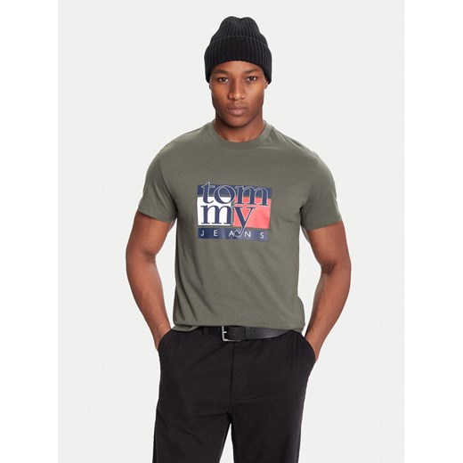Tommy Jeans T-Shirt DM0DM21977 Khaki Regular Fit ze sklepu MODIVO w kategorii T-shirty męskie - zdjęcie 186167339