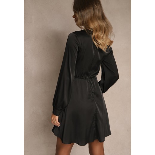 Czarna Kopertowa Sukienka VICES z Satyny z Bufiastymi Rękawami Anevite Renee L renee.pl