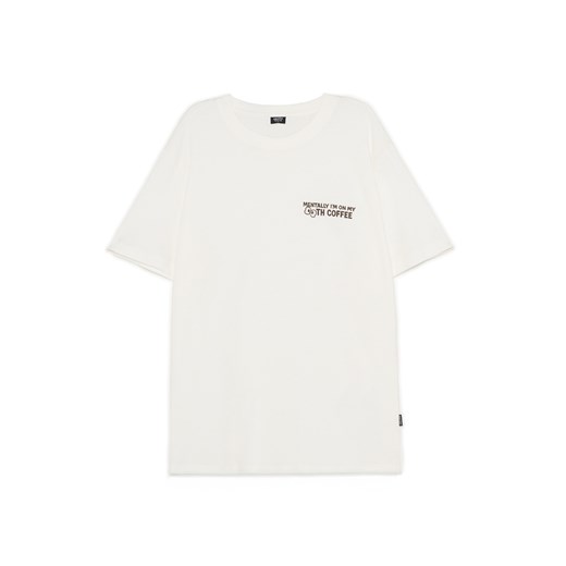 Cropp - Kremowa koszulka z kawowym motywem - kremowy ze sklepu Cropp w kategorii T-shirty męskie - zdjęcie 186173676