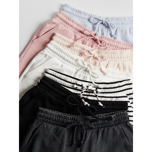 Reserved - Bawełniane szorty - czarny ze sklepu Reserved w kategorii Szorty - zdjęcie 186178576