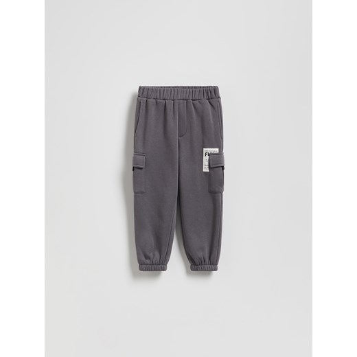 Reserved - Spodnie z naszywką - ciemnobrązowy ze sklepu Reserved w kategorii Spodnie chłopięce - zdjęcie 186188126