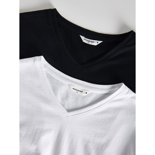 Reserved - T-shirt slim z dekoltem V - czarny ze sklepu Reserved w kategorii T-shirty męskie - zdjęcie 186190346