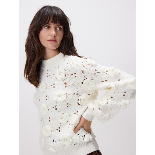Reserved - Sweter z aplikacją 3D - złamana biel - id: 279HM-01X - marki Reserved - 186193939 Reserved - Sweter z aplikacją 3D - złamana biel ze sklepu Reserved w kategorii Swetry damskie - zdjęcie 186193939